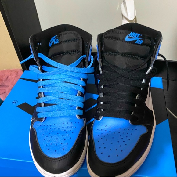 Shoes - Picture 1 of 3